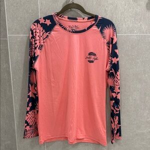 Never worn - Salt Life Coral and Navy Leaf Print Long Sleeve